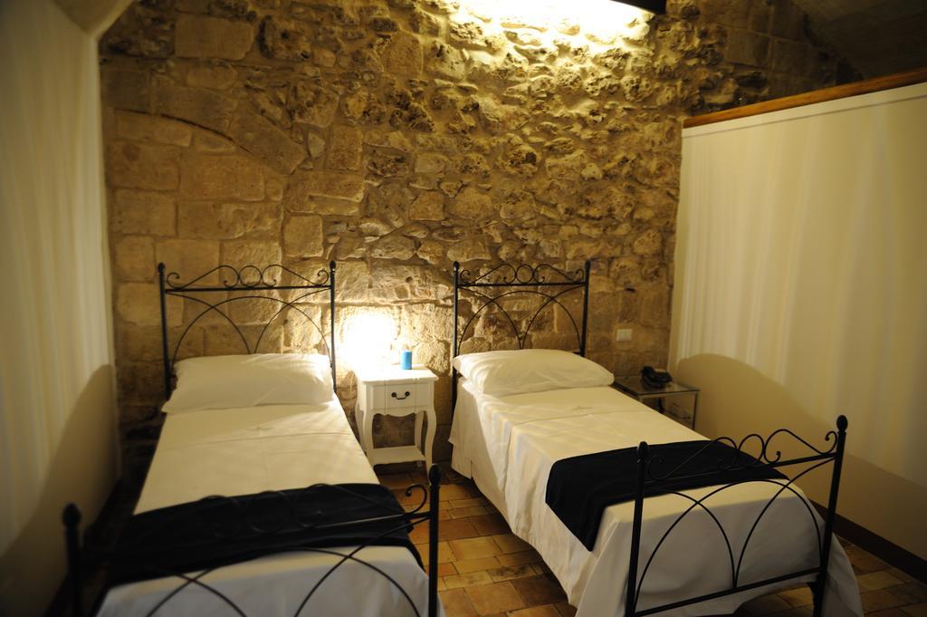 Il Nido Dei Falchi B&B Altamura Chambre photo